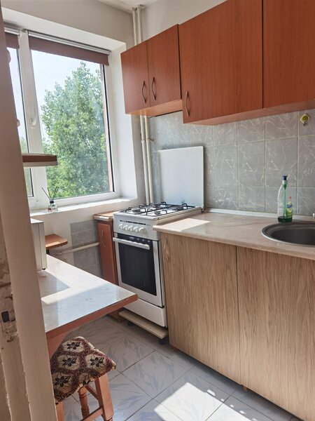 Titan  - Metrou Costin Georgian